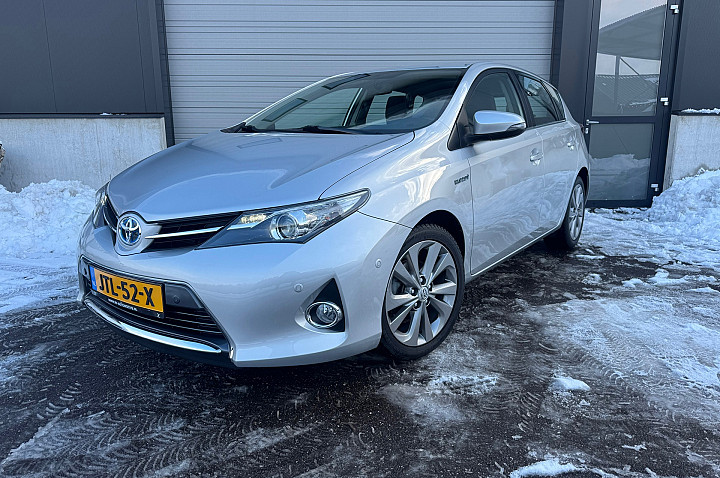 Toyota Auris 1.8 Hybrid / Cruise / PDC / Camera